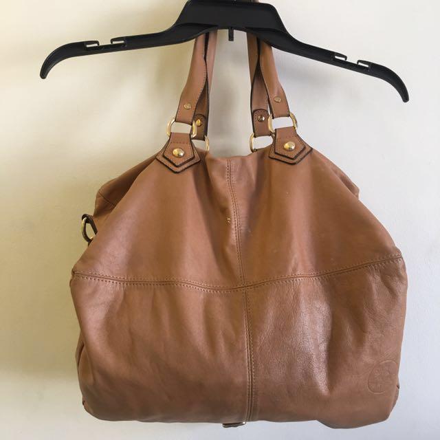 Chat Chat Large Leather Bag 2 Way Women S Fashion Bags Wallets Cross Body Bags On Carousell