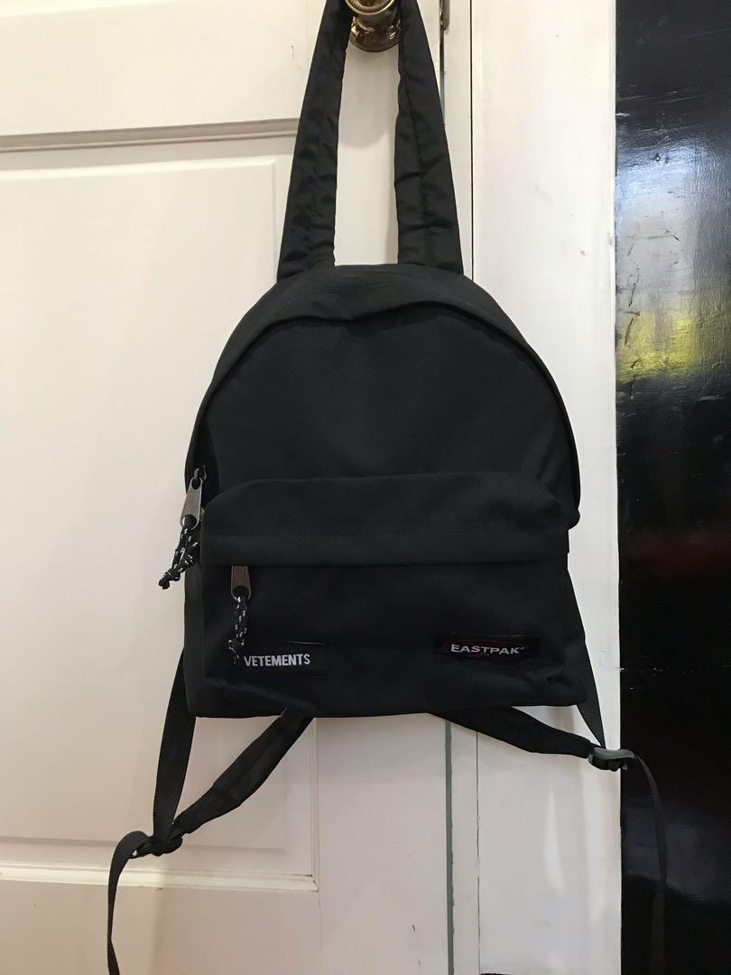 eastpak material