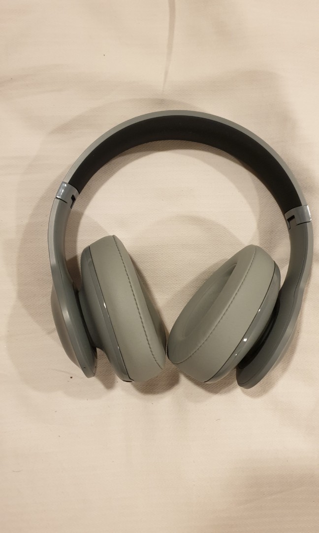 jbl earphones under 700