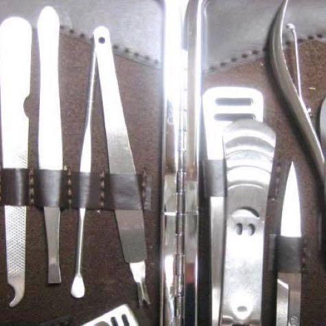 Manicure set (Category: Hair Accessories) located in Pasig City. Submitted by simplyvers (Listing ID 143723044, Image 1). Description: 3 more sets available Great for gifts.