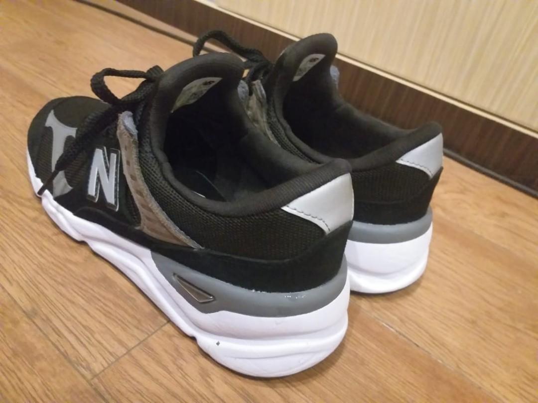 New balance x90r Fesyen Pria Sepatu Sneakers di Carousell