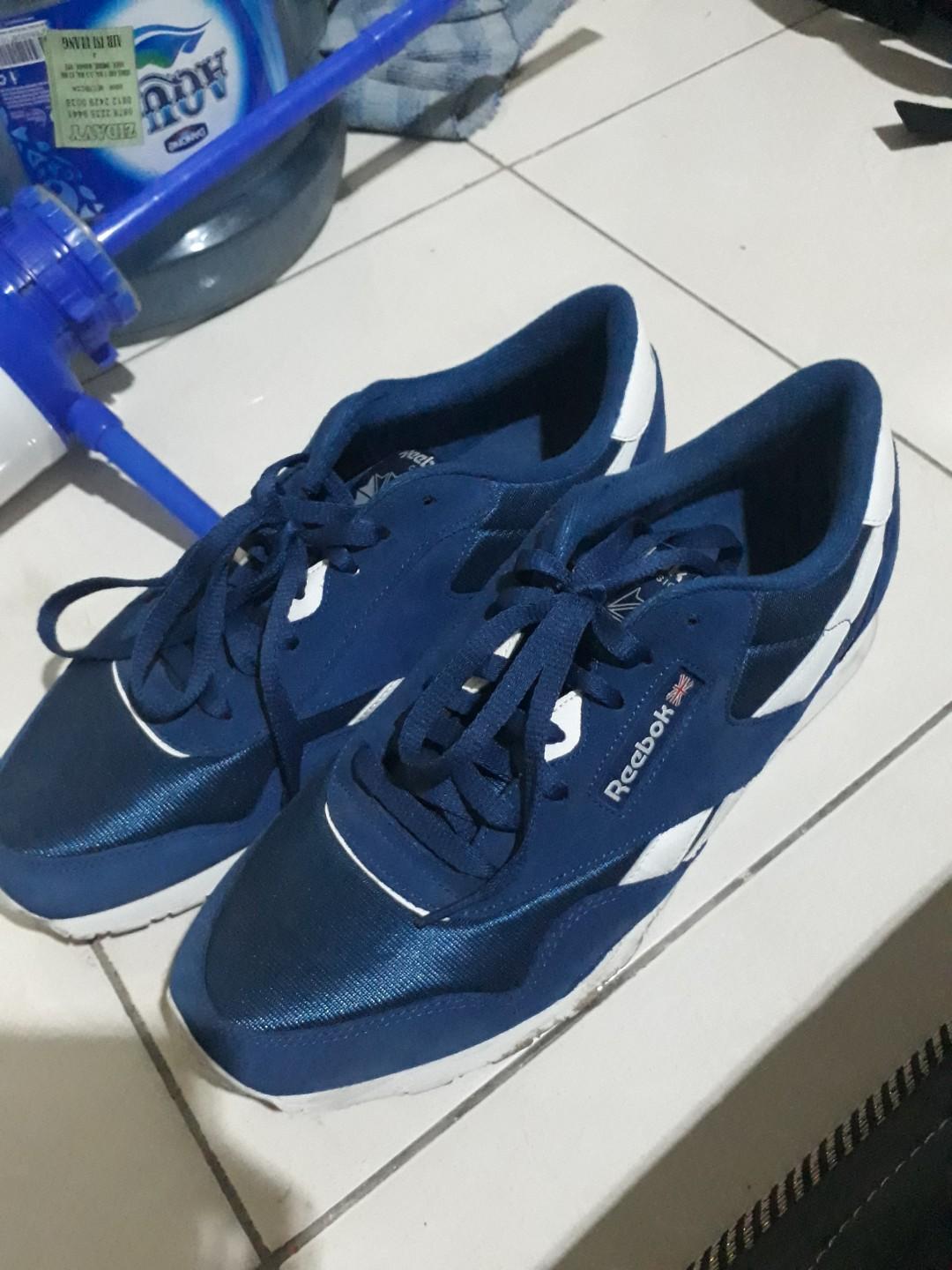 sweat reebok classic kaki