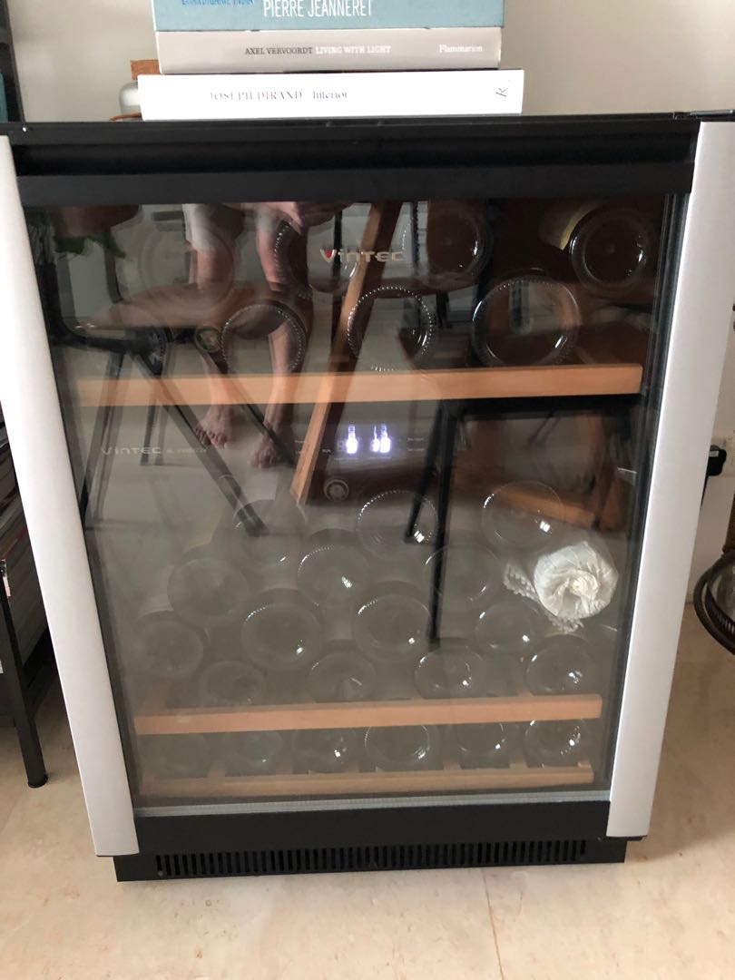 Vintec ALV40SG2E Wine Cellar Fridge (40 bottles), TV & Home Appliances
