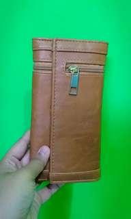 Dompet hubsch
