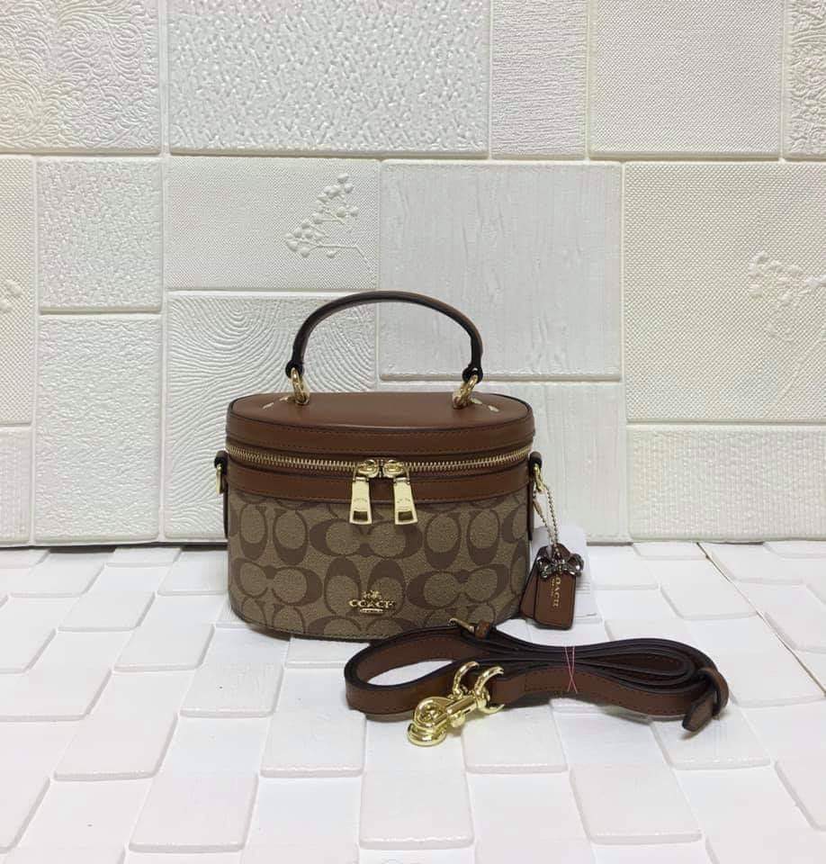 selena gomez trail bag