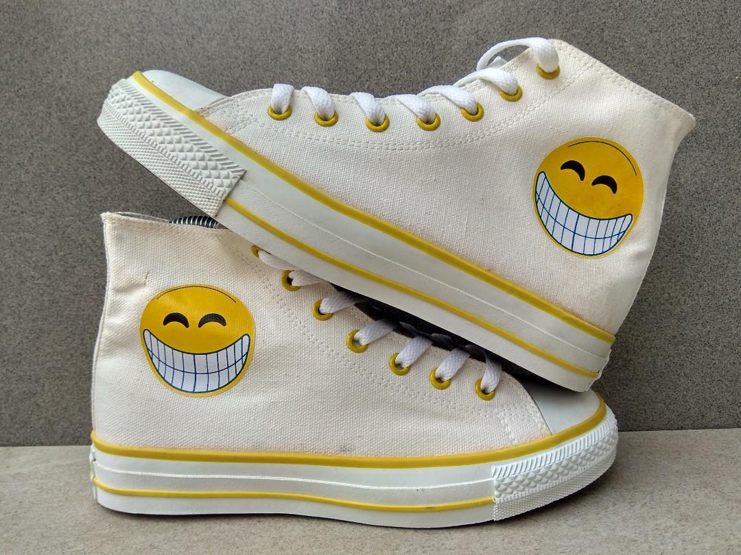 Converse hi smile