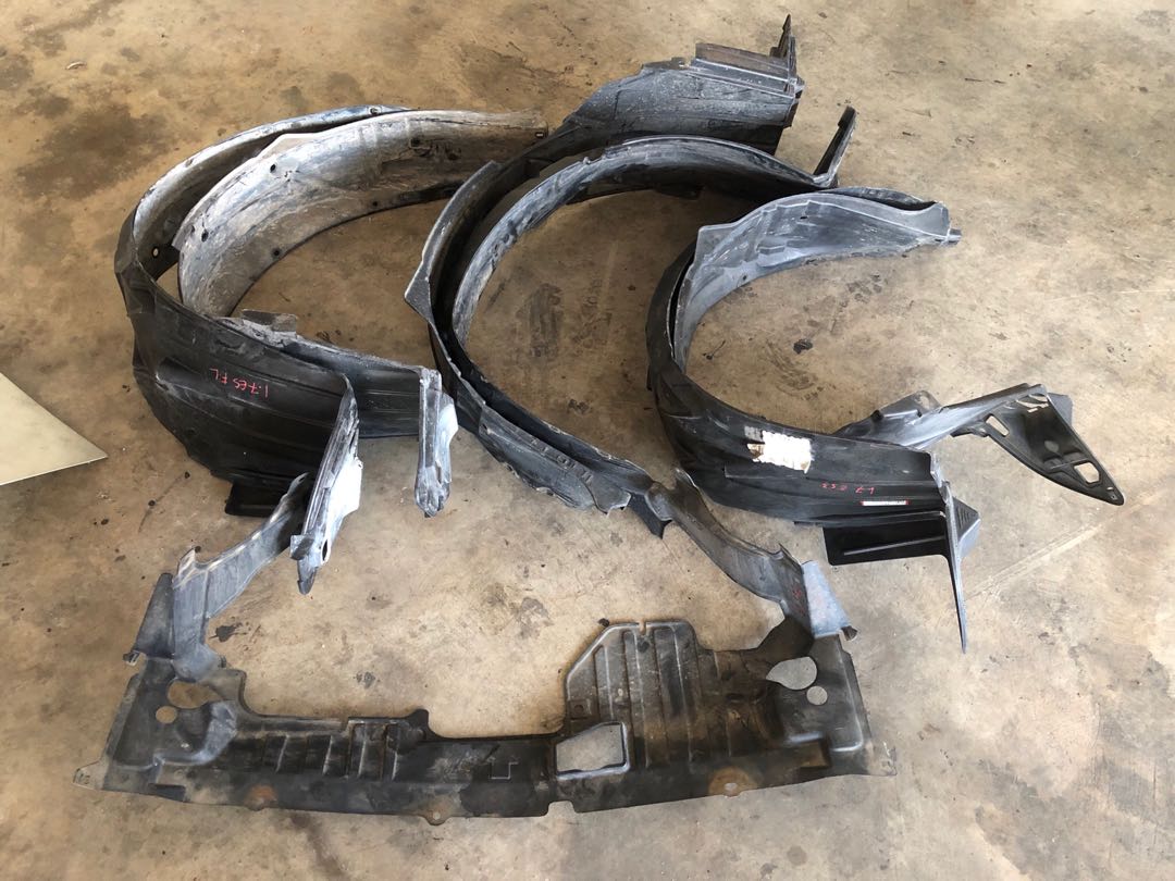 Daun pisang /water splash civic es 1.7, Auto Accessories on Carousell