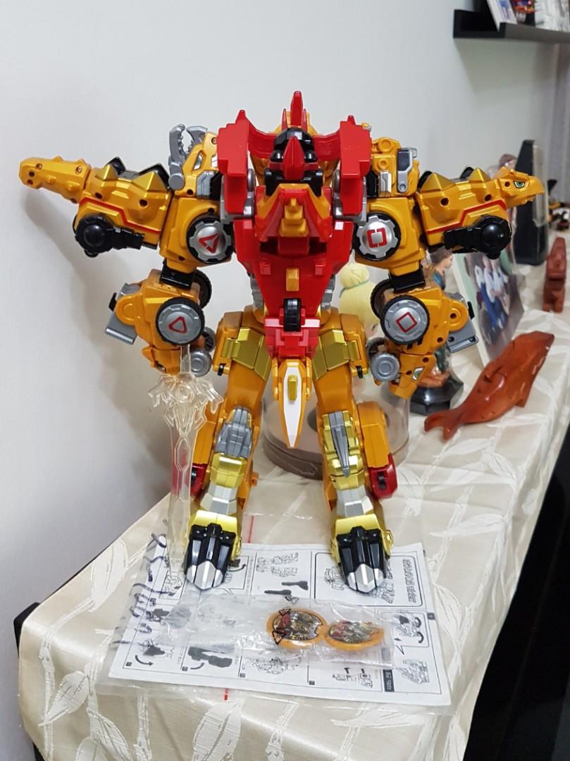Dino Core DINOCORE Ultimate D Buster Gold Tyranno 8 in 1 COMPLETE