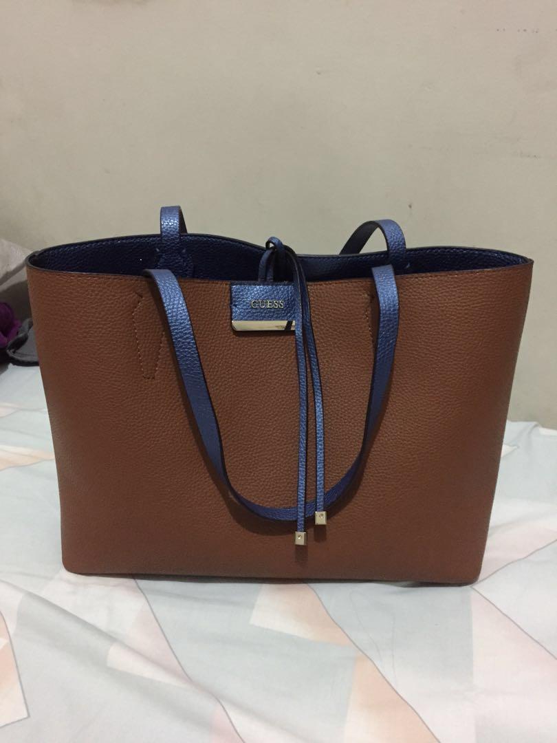Guess Reversible Tote Bag (Category: Tote Bags) located in Quezon City. Submitted by kellysht (Listing ID 213520764, Image 3). Description: Super pretty in Actual Authentic Guess from London ❤️.