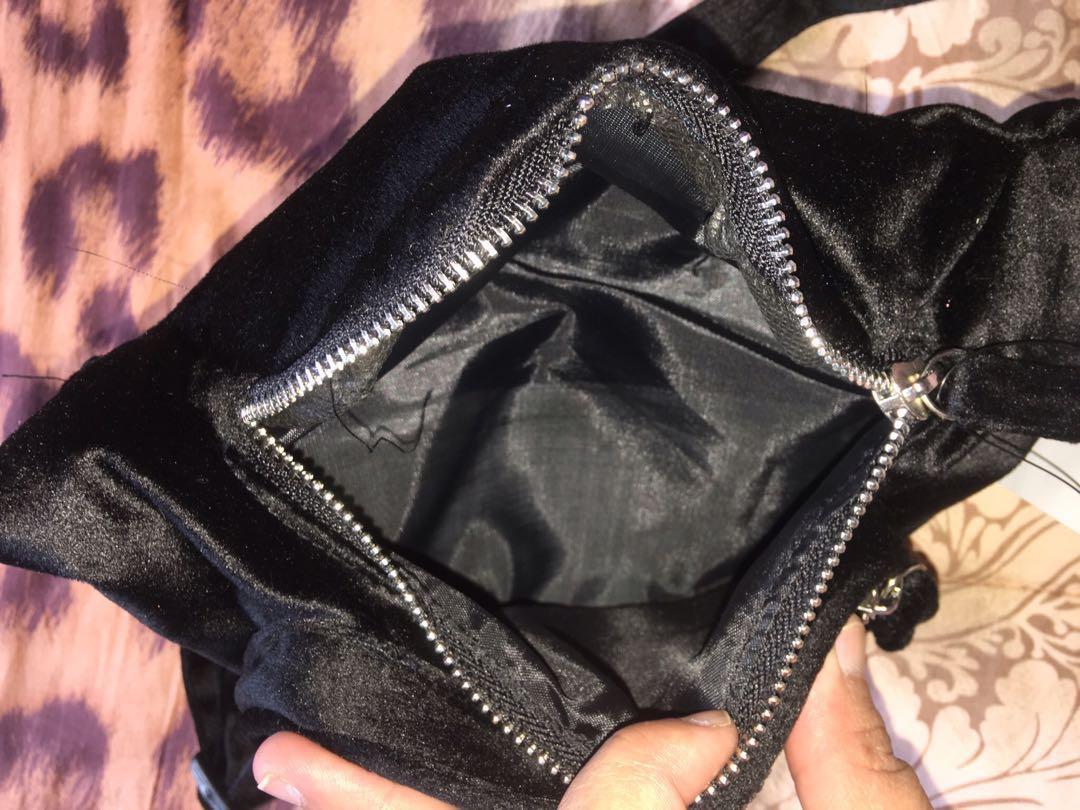 H M waist bag velvet waistbag HnM belt bag black hitam Fesyen Wanita Tas Dompet di Carousell