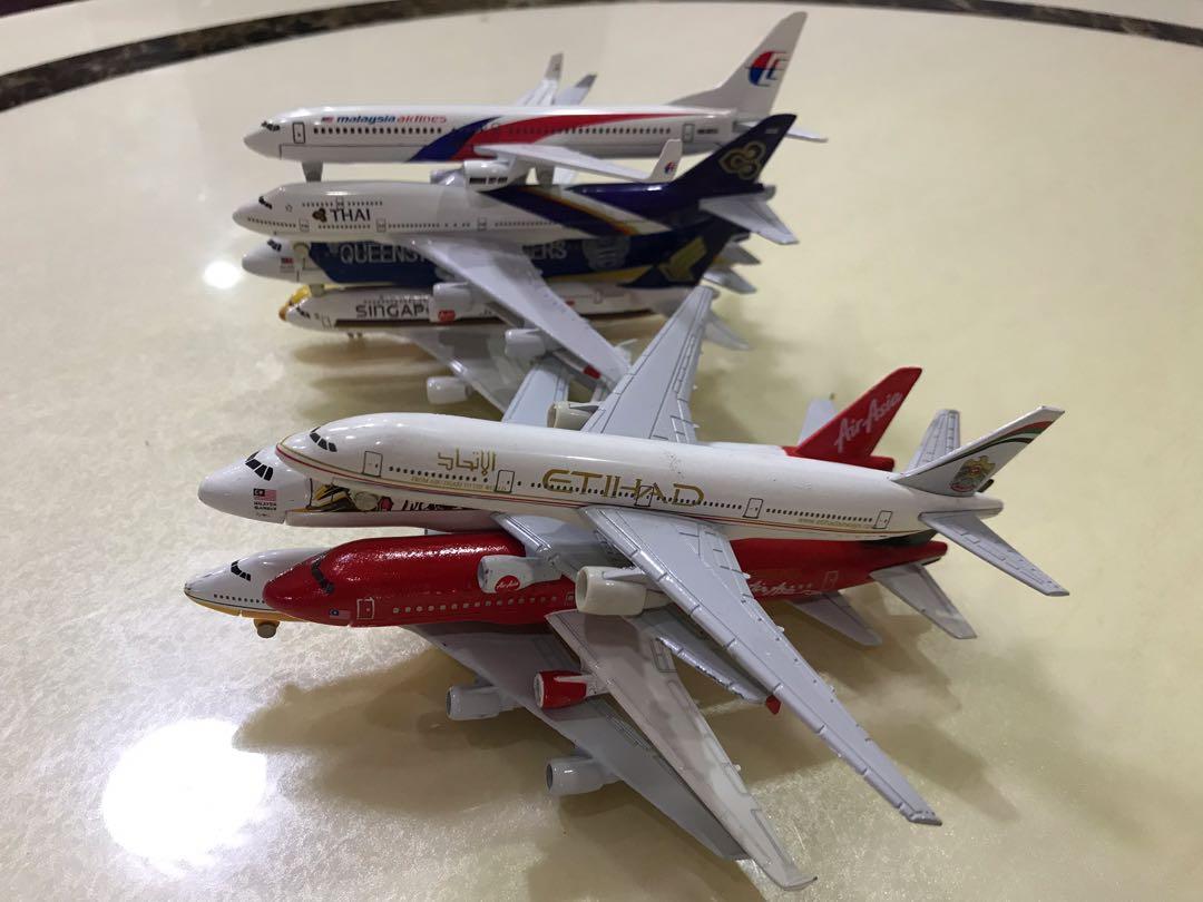 Model Kapal Terbang Hiasan Toys Games Action Figures Collectibles On Carousell