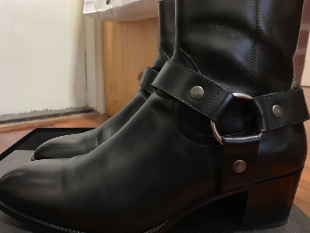 Saint Laurent Wyatt Harness Boots, 男裝, 鞋, 西裝鞋- Carousell