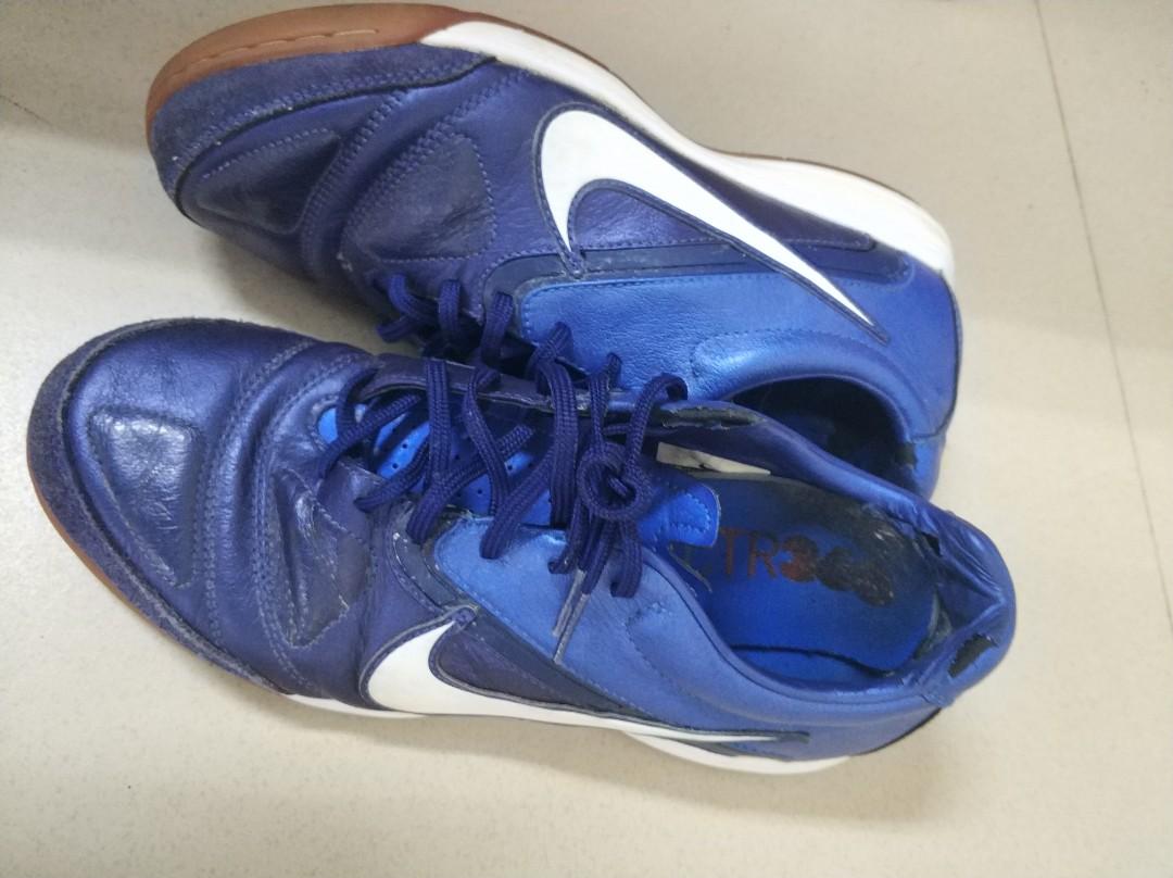 Sepatu Futsal Nike Ctr 360 Ukuran 43 Olah Raga Baju Olahraga Di Carousell Sepatu futsal model baru dari nike dengan bahan upper paduan kulit asli dan sintetik, di tambah outsole yang. sepatu futsal nike ctr 360 ukuran 43