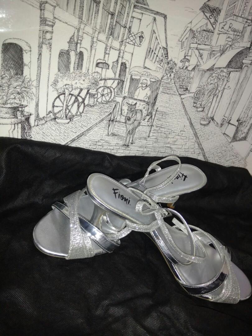 One inch silver heels discount