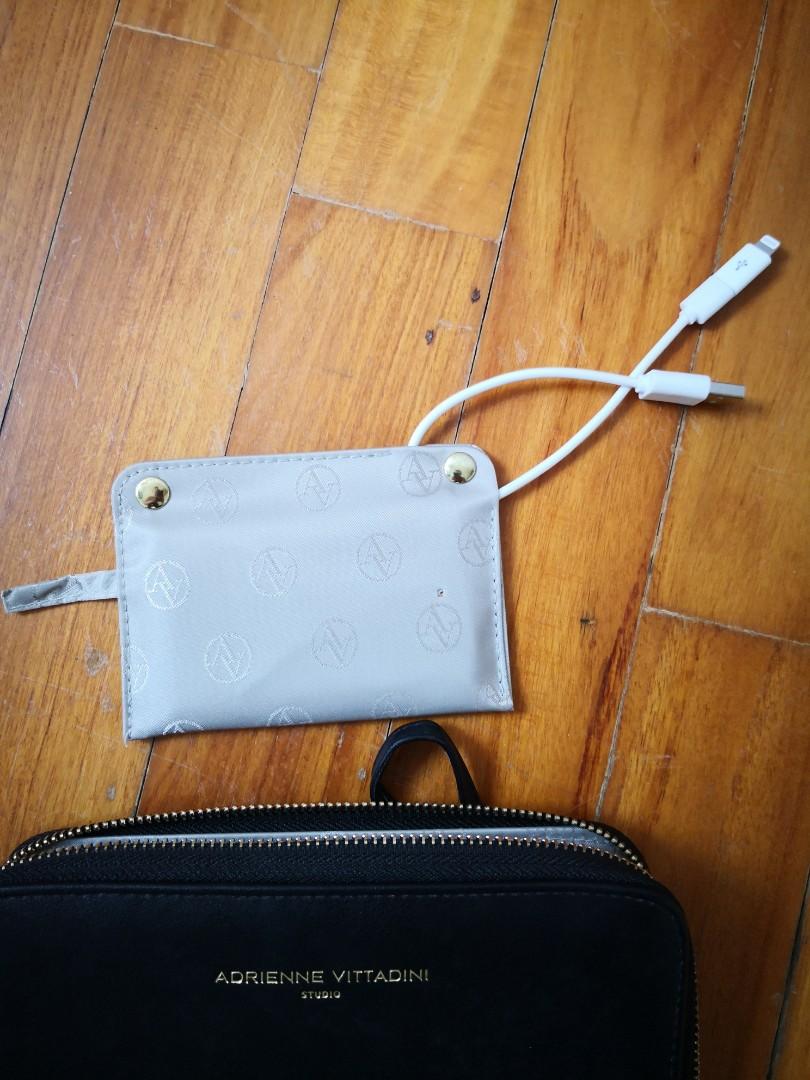 Adrienne shop vittadini clutch