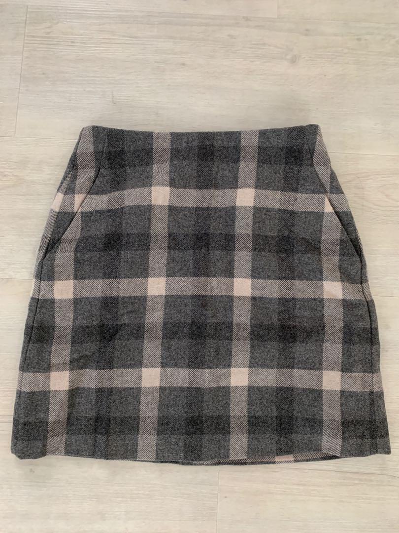 Uniqlo Checkered Skirt, Women's Fashion