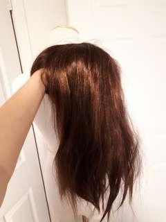 Brown wig