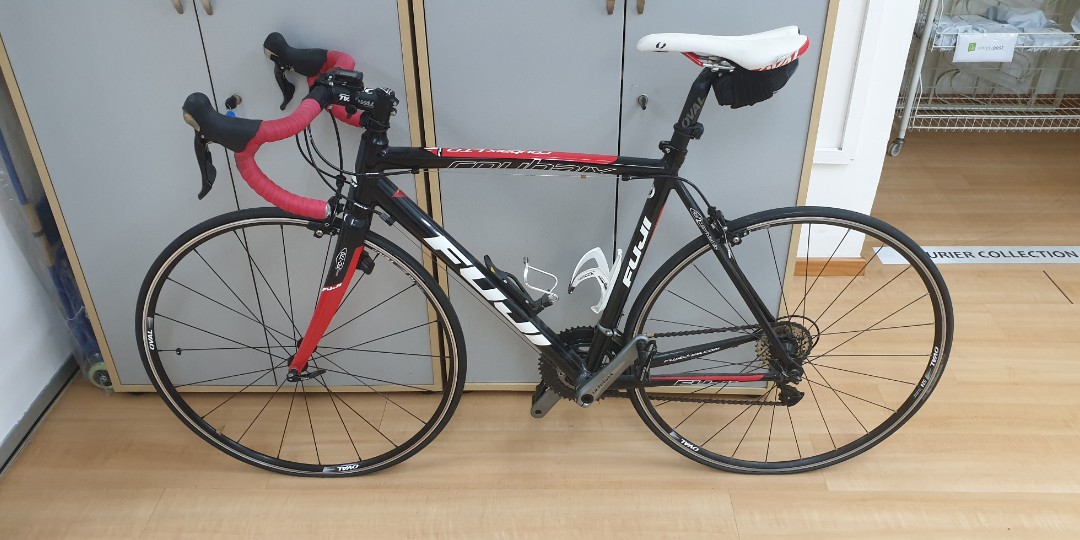 Fuji Roubaix Bike with Shimano Ultegra 