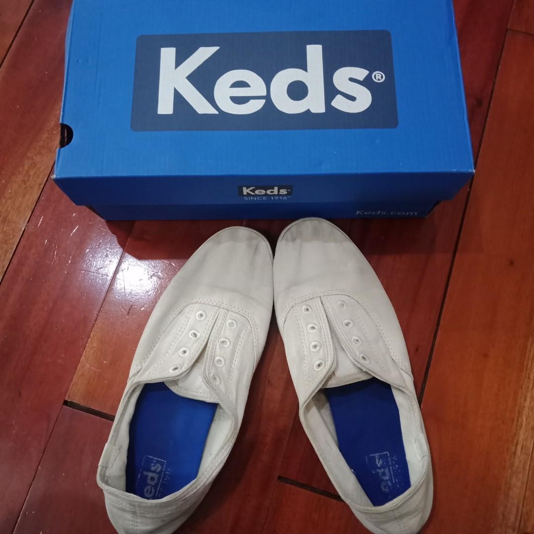 Keds chillax off white top