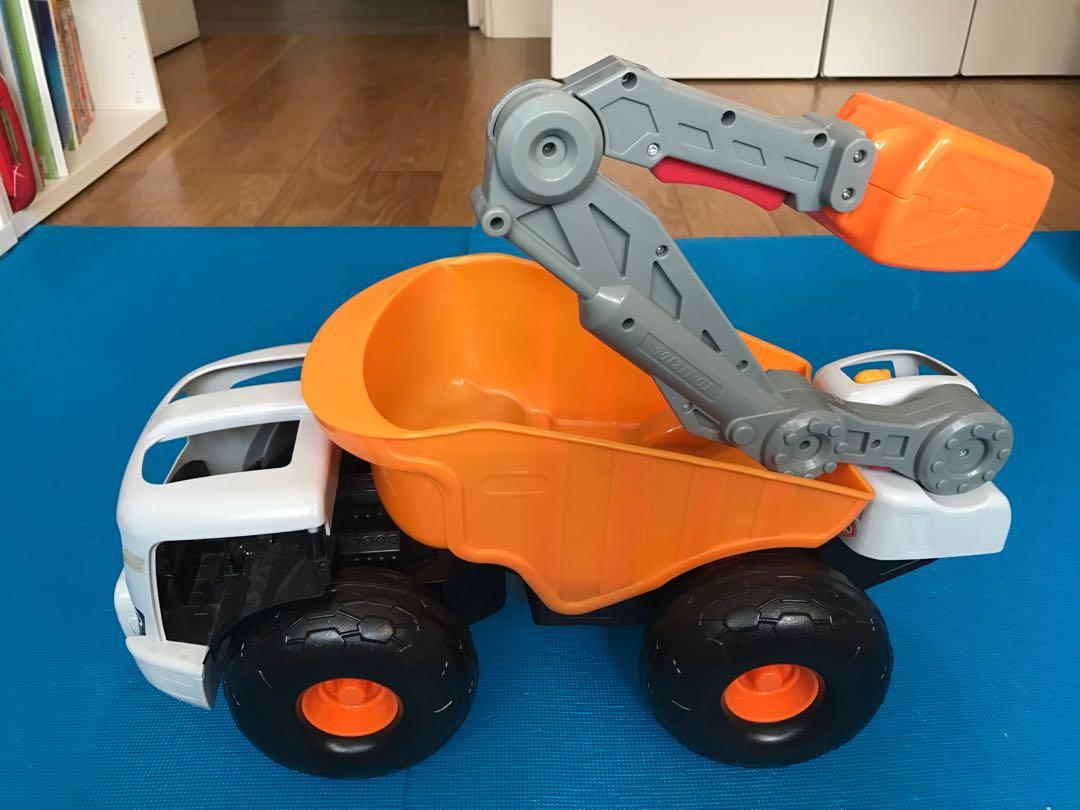 Monster dirt digger 2025