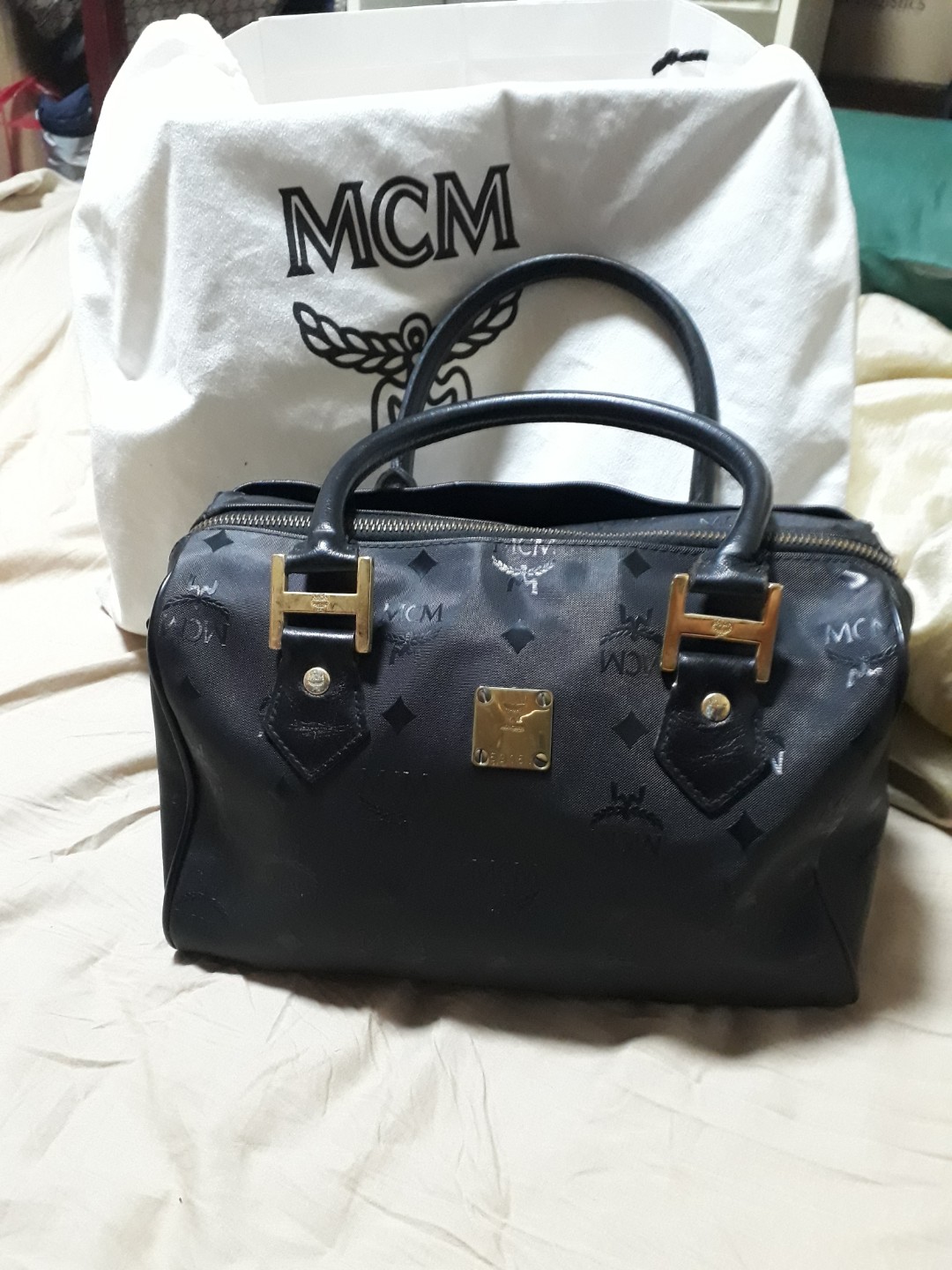 black mcm boston bag