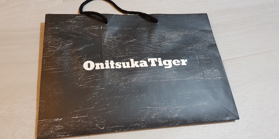 paper bag onitsuka tiger