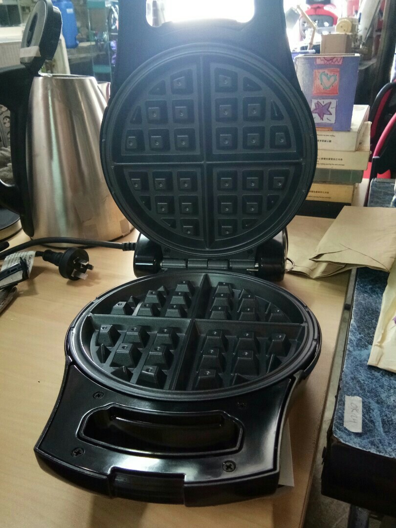 Ambiano waffle maker, Furniture & Home Living, Kitchenware & Tableware