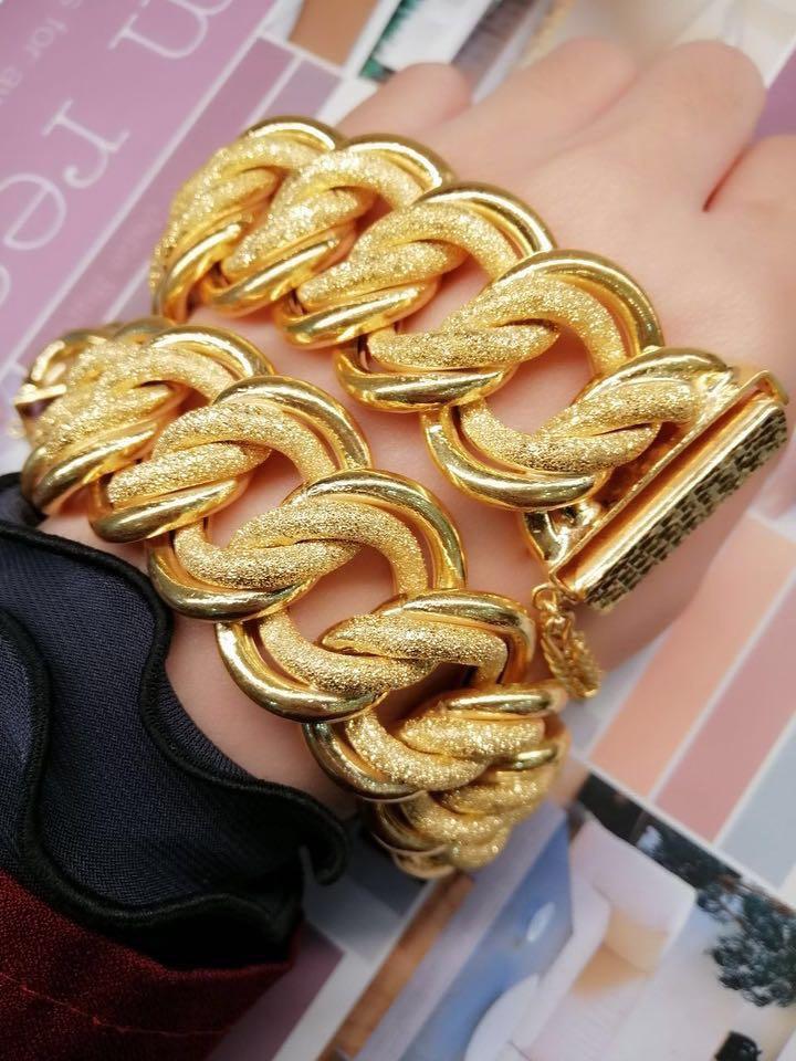 Coco Sajat Big Women S Fashion Jewelry Organisers Precious Stones On Carousell