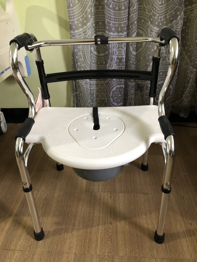 BRAND NEW Commode Walker, Health & Nutrition, Assistive & Rehabilatory