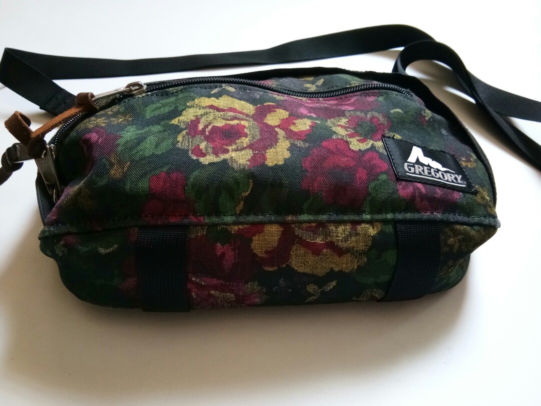 gregory floral sling bag