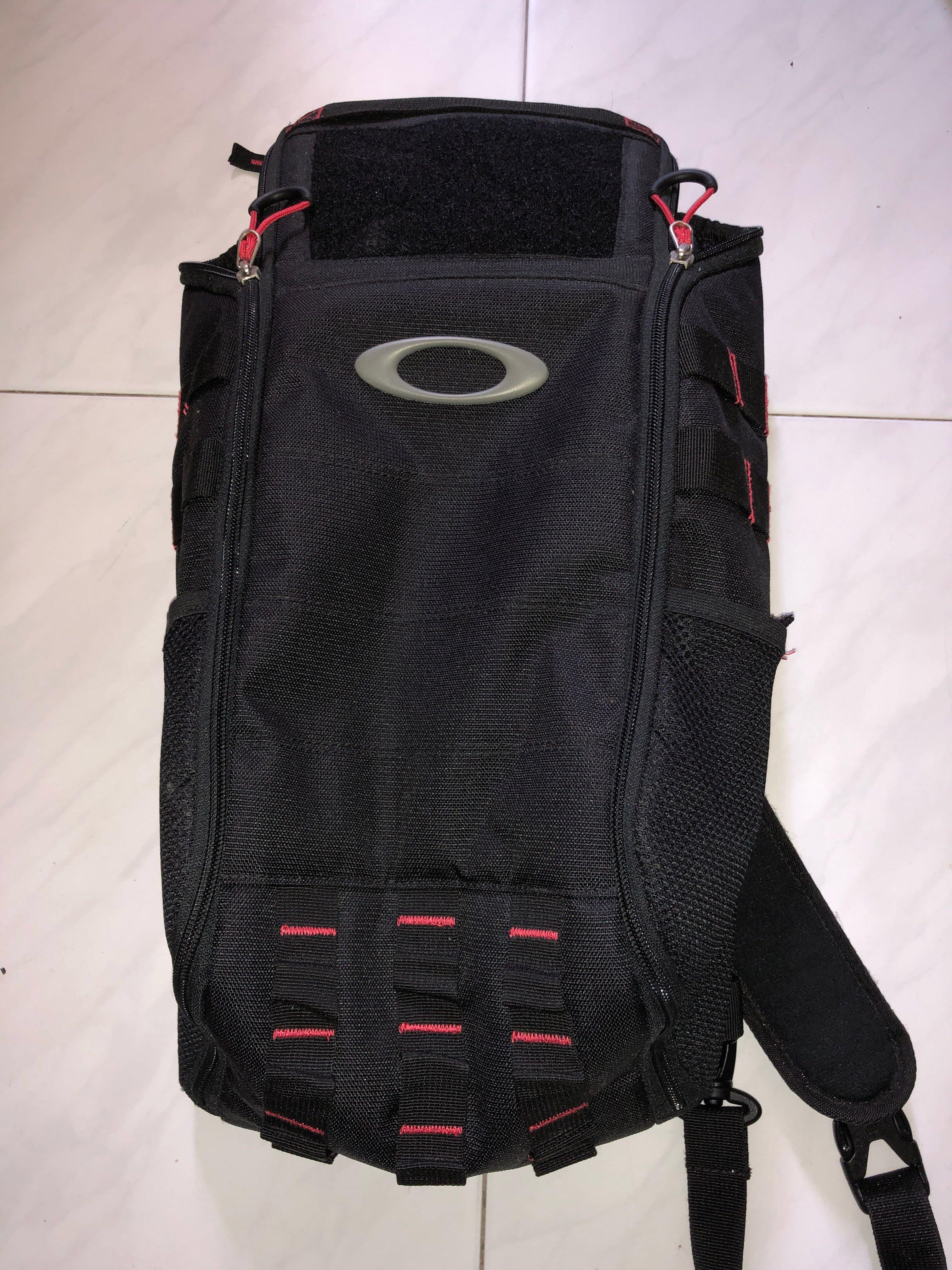 Oakley men's extractor sling pack, Men's Fashion, Bags, Sling Bags on  Carousell