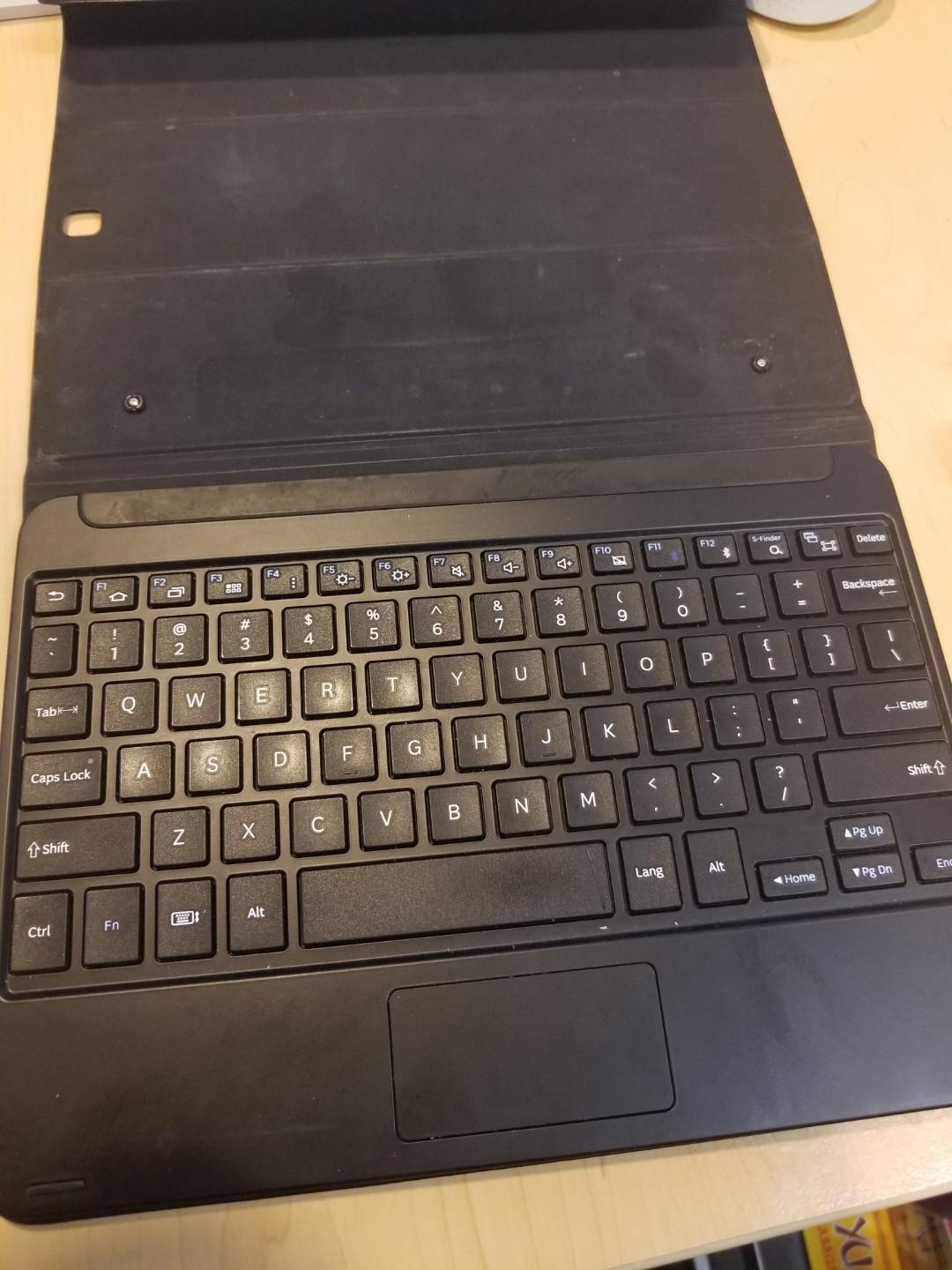 Samsung Tab S2 with original keyboard case cover, 手提電話, 電話及其他裝置配件, 手機套及