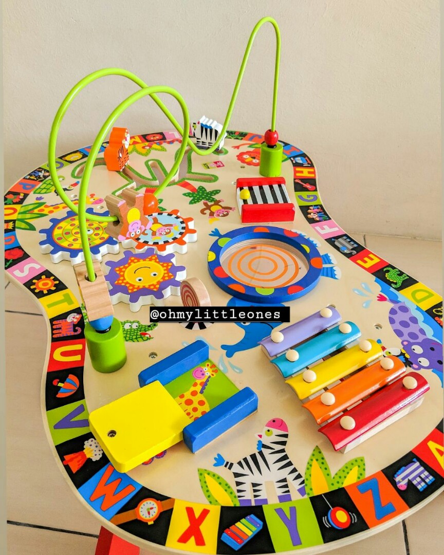 sound and play busy table