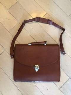 Brown Leather Briefcase with shoulder strap 啡色公事包