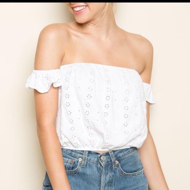 Brandy Melville Becca Eyelet Off Shoulder Top Women S Fashion Tops Sleeveless On Carousell