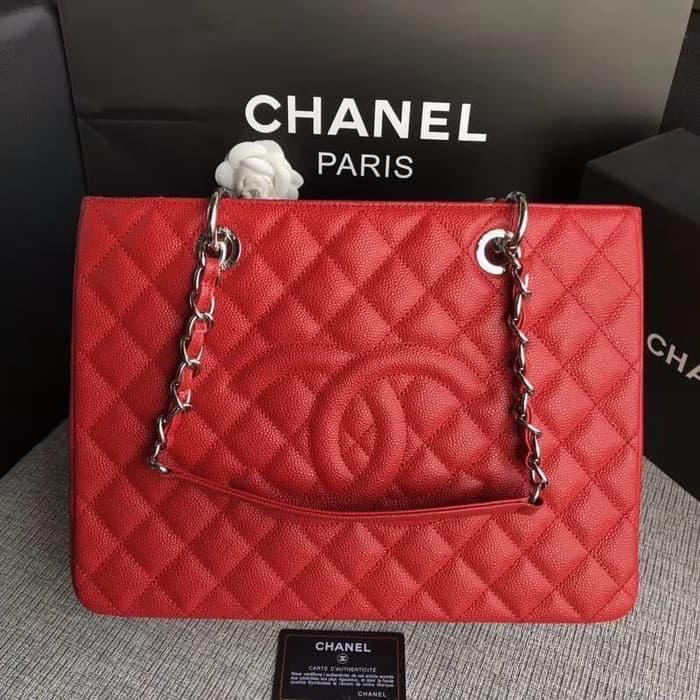 ▪️Chanel Grand Shopping tote (GST)▪️ ☑️Available in SG ✓SERIES: 17  ✓Material: caviar leather ✓Condition: 9/10. ✓Inclusions: full set with  receipt, Luxury, Bags & Wallets on Carousell