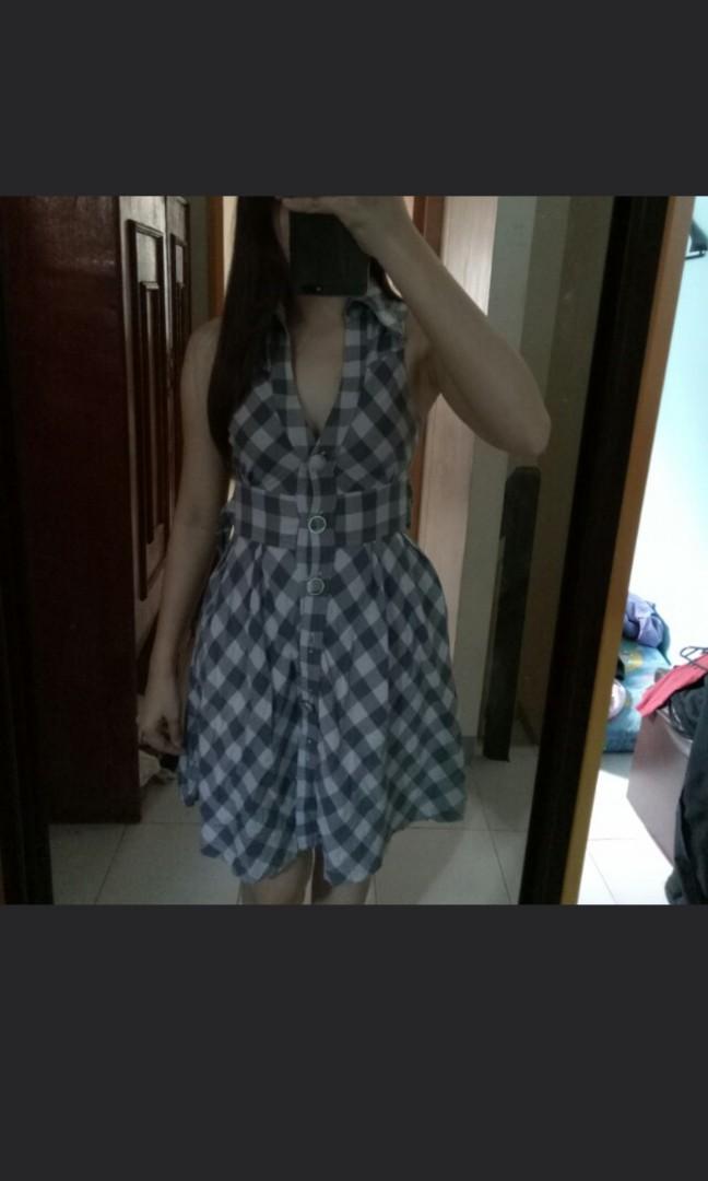 Checkered Dress (Category: Dresses) located in Taguig. Submitted by fruity_mint (Listing ID 214014478, Image 2). Description: Color: Shade of Gray Perfect for xs and small frame With belt Issue:Missing one button at the lowest part.