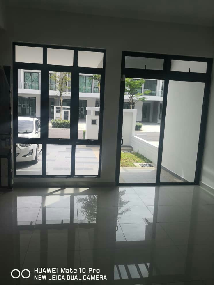 ESTUARI Double Storey / Puteri Harbour / 4+1 Beds / Johor Bahru / Low