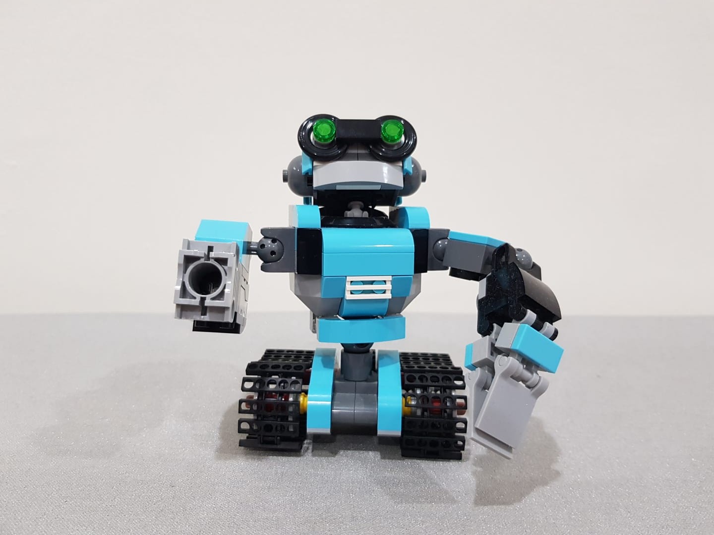 LEGO Creator 31062 Robo Explorer Building Toy Robot Construction Kit Set Box NEW