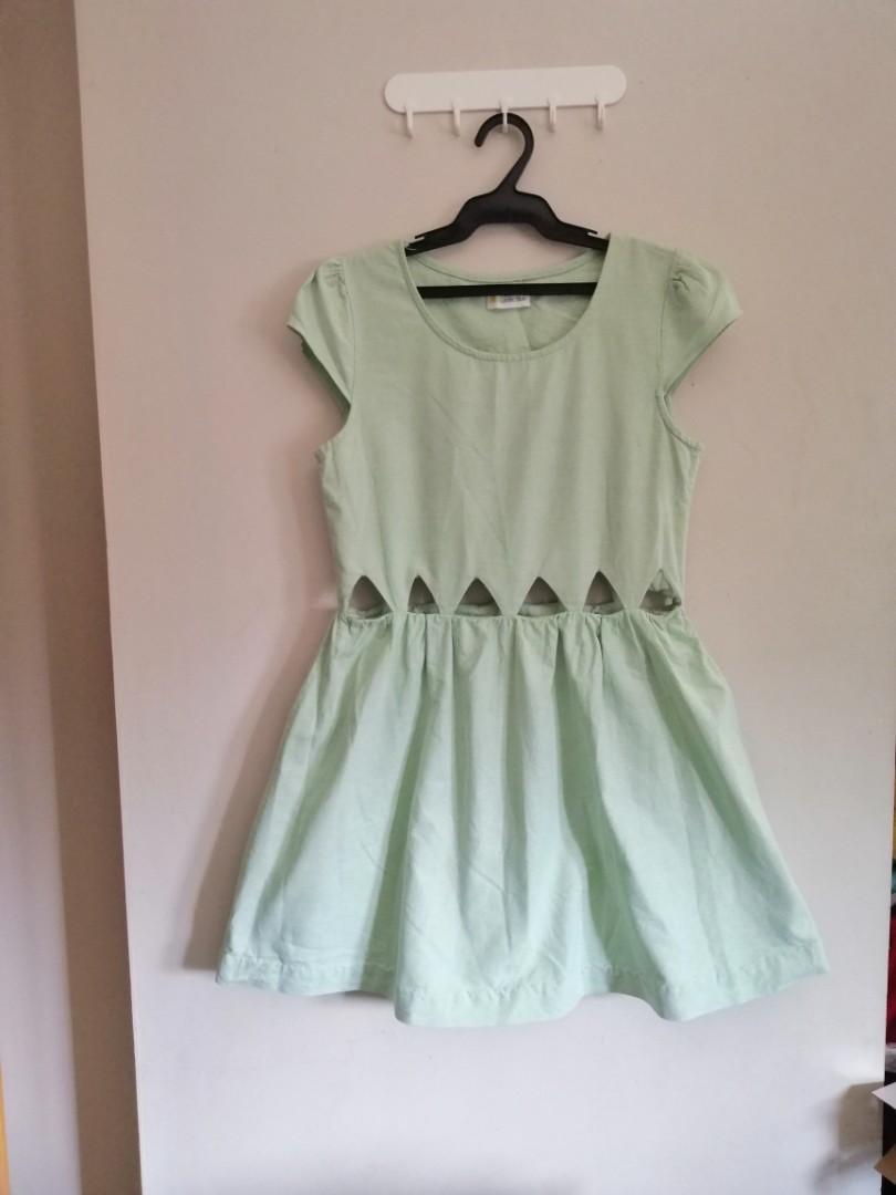 Lunatic Blue Dress (Category: Dresses) located in Taguig. Submitted by fruity_mint (Listing ID 214011354, Image 1). Description: Color: Light Green Triangle cut out on waistline Perfect for summer or casual look just add sneakers Issue: hand stitches sa laylayan please see 3rd photo.