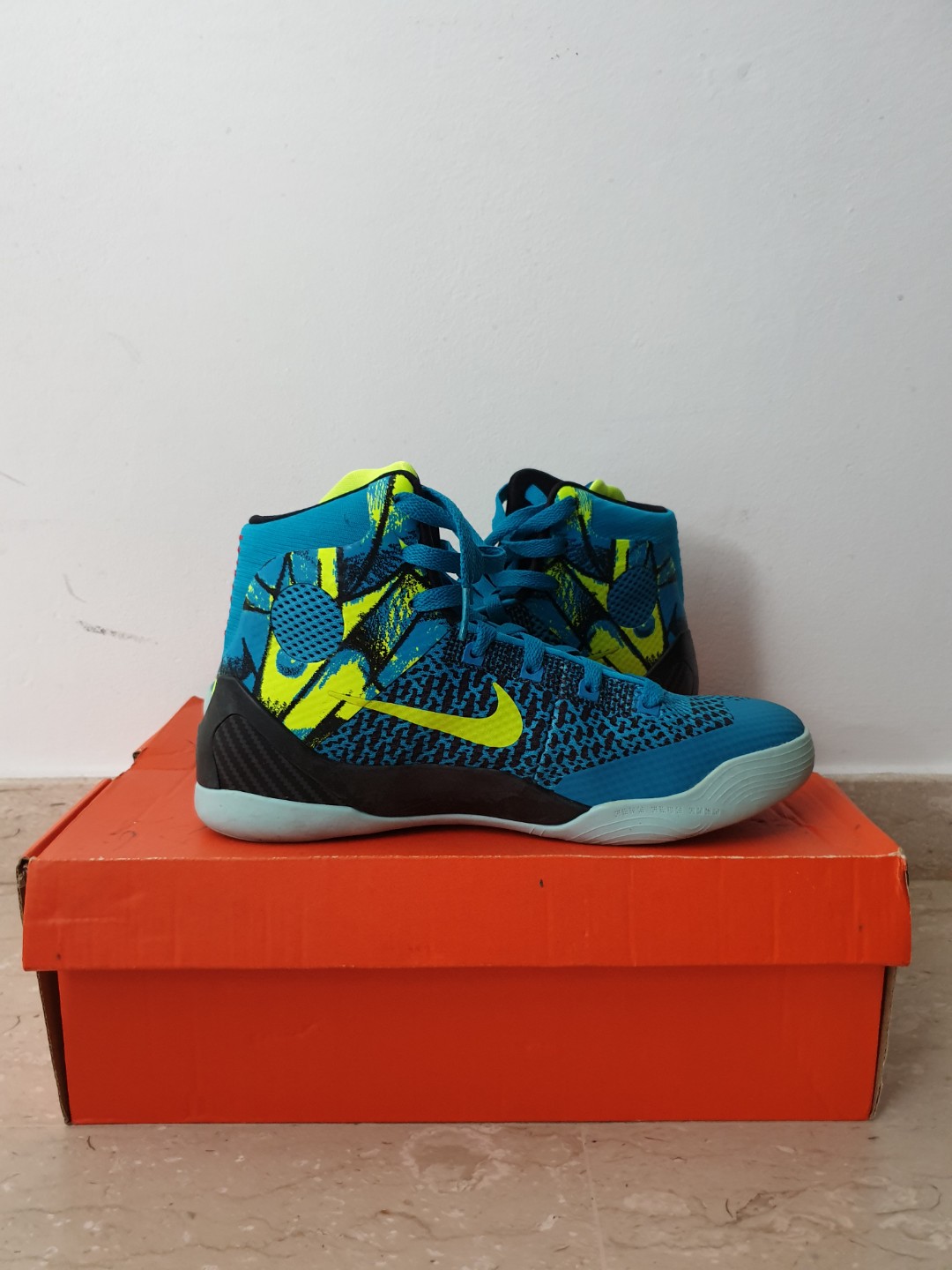 Nike Kids Kobe 8 GS Basketball Shoes 7Y 