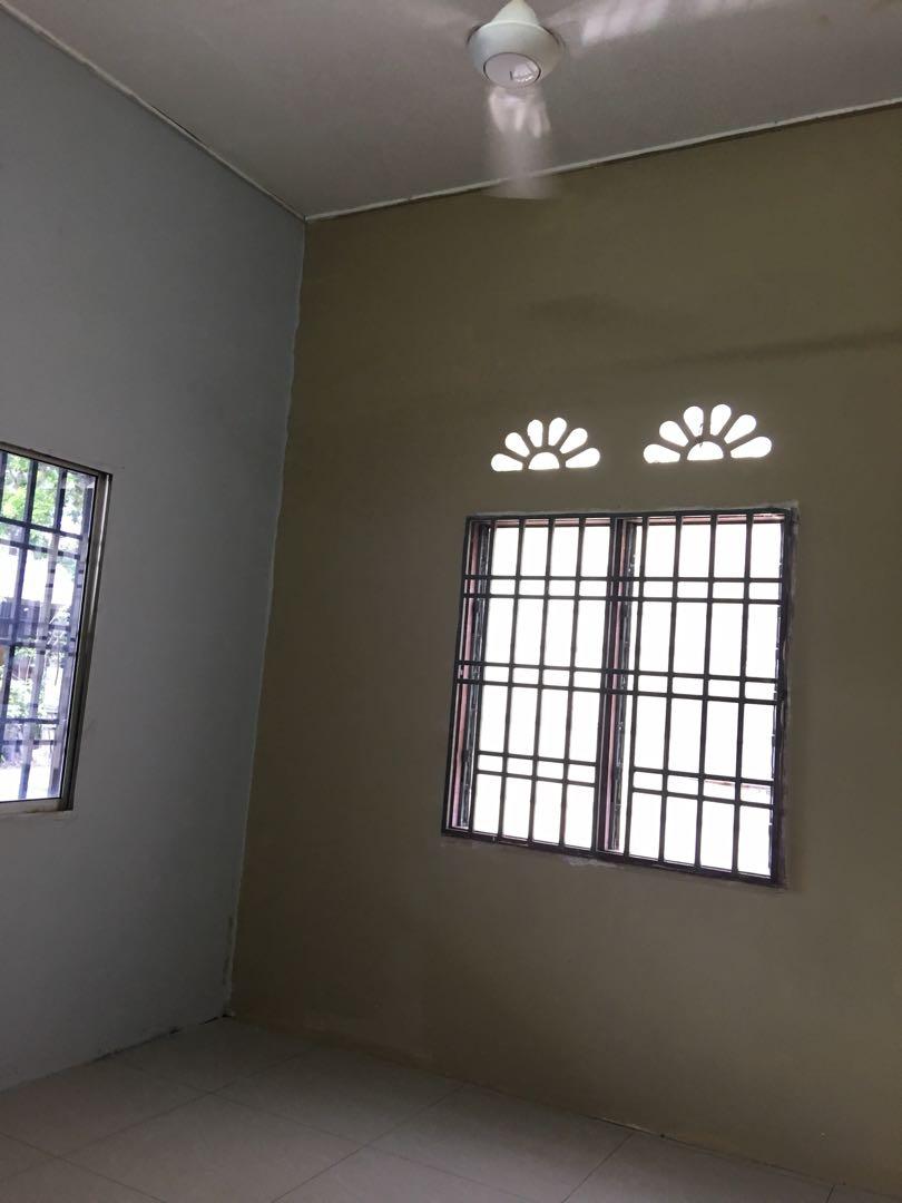 Rumah untuk di sewa parit raja batu pahat johor, Property, Rentals on