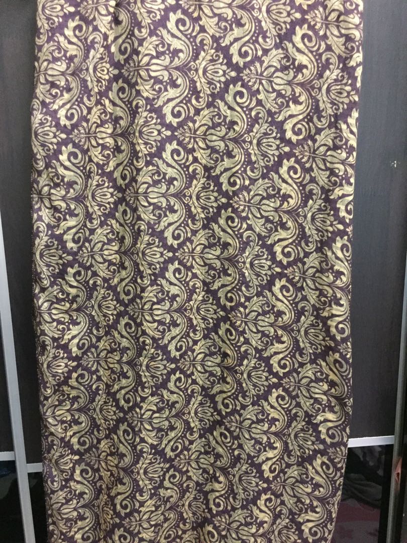 Selendang 2 corak, Women's Fashion, Muslimah Fashion, Hijabs on Carousell