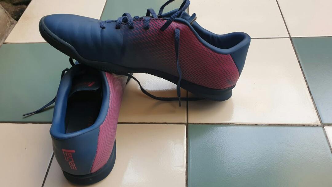 Sepatu Futsal Merk League Legas Series Olah Raga Baju Olahraga Di Carousell