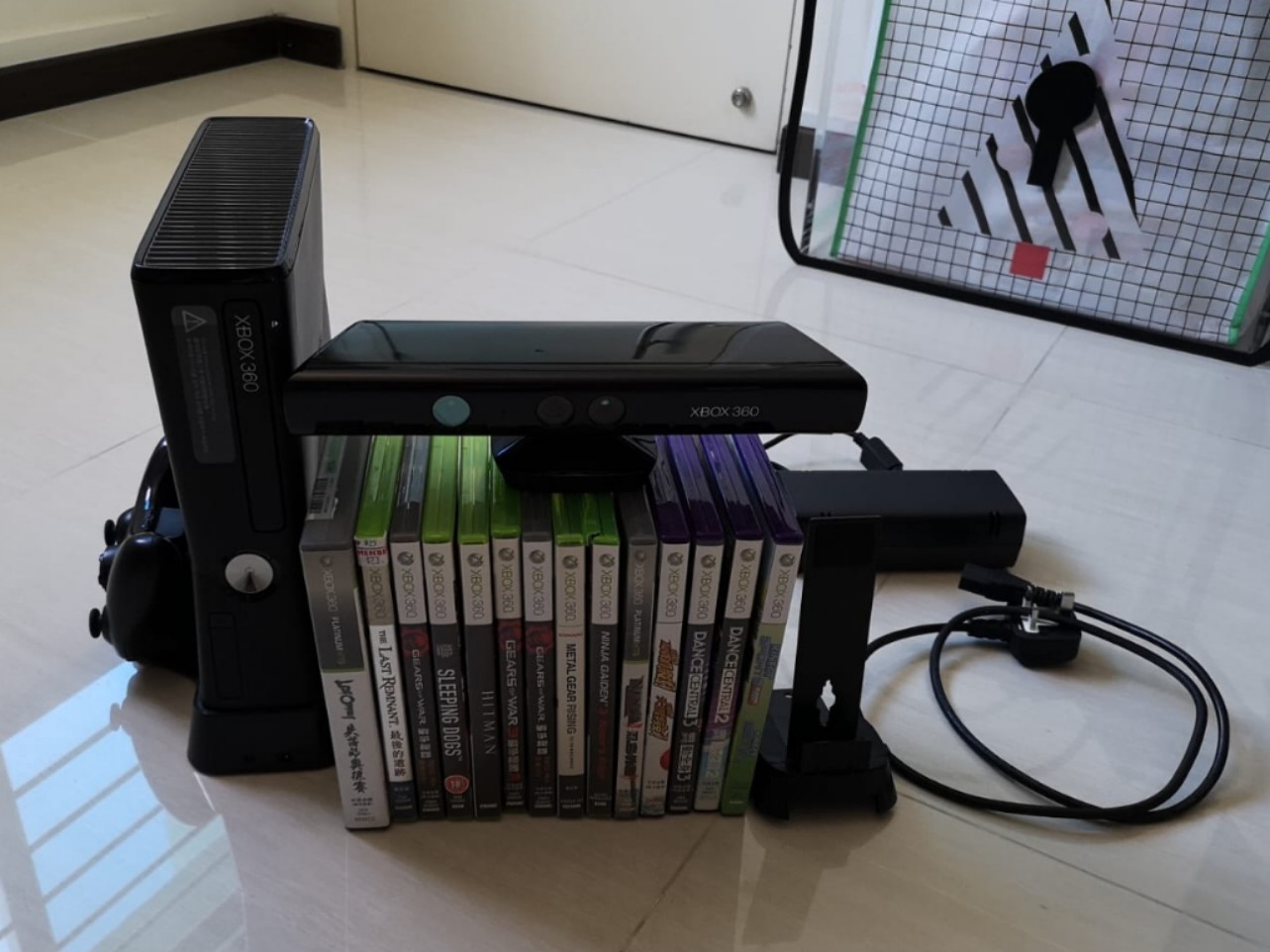 XBOX 360 with Games, Docking station, Kinect, Video Gaming, Video Game
