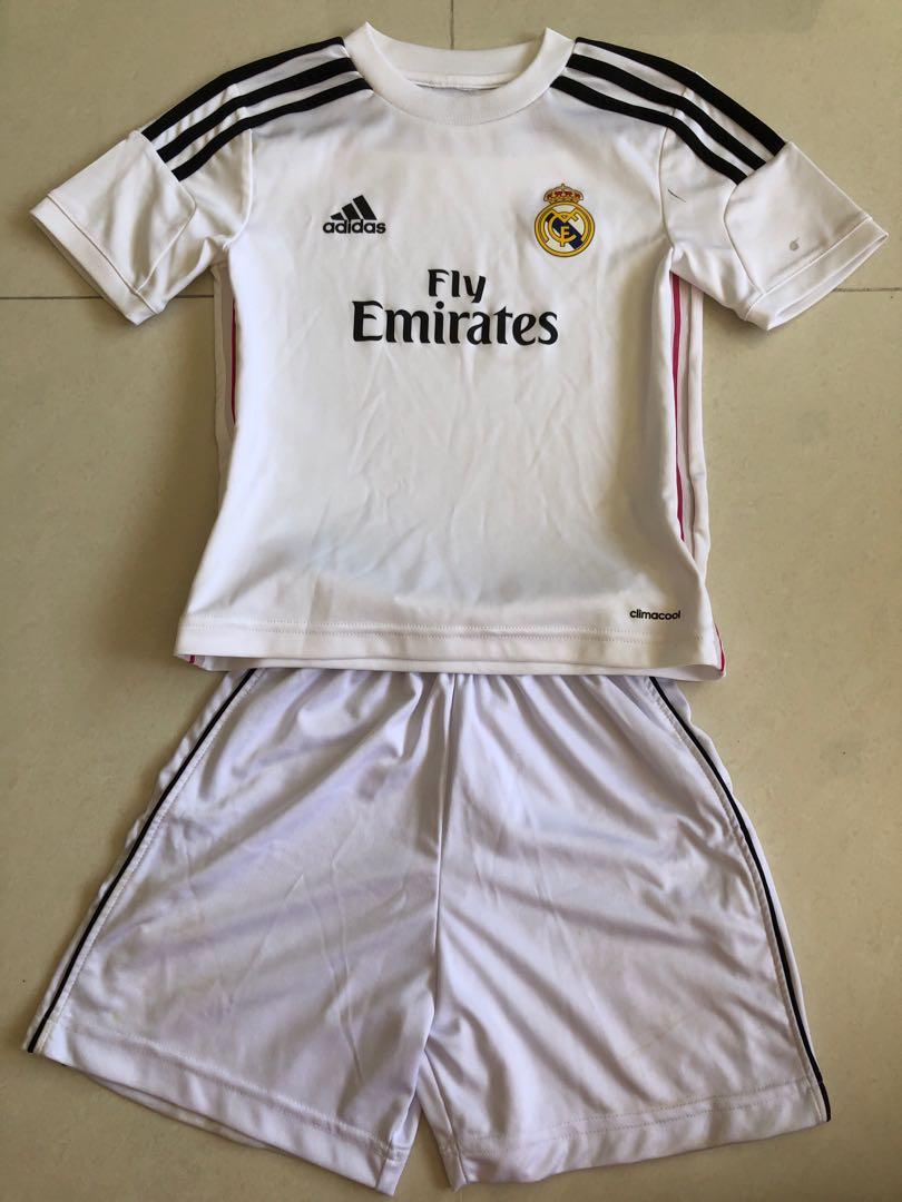 white fly emirates jersey