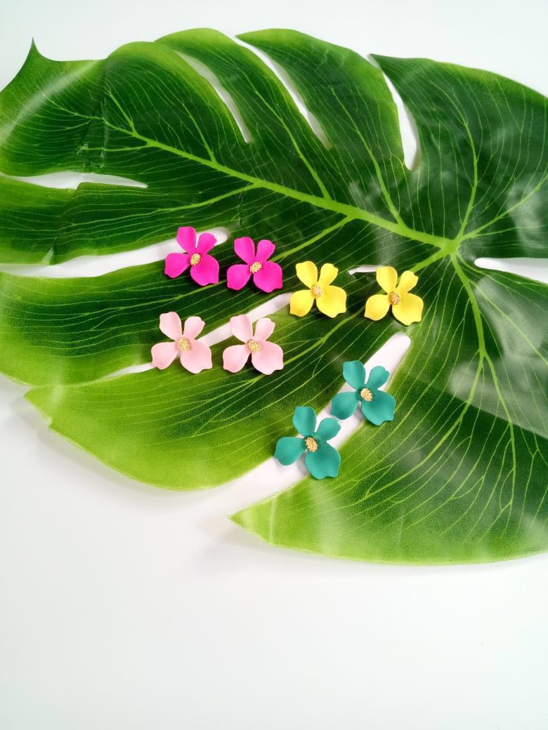 bunga: Bunga Hijau Putih