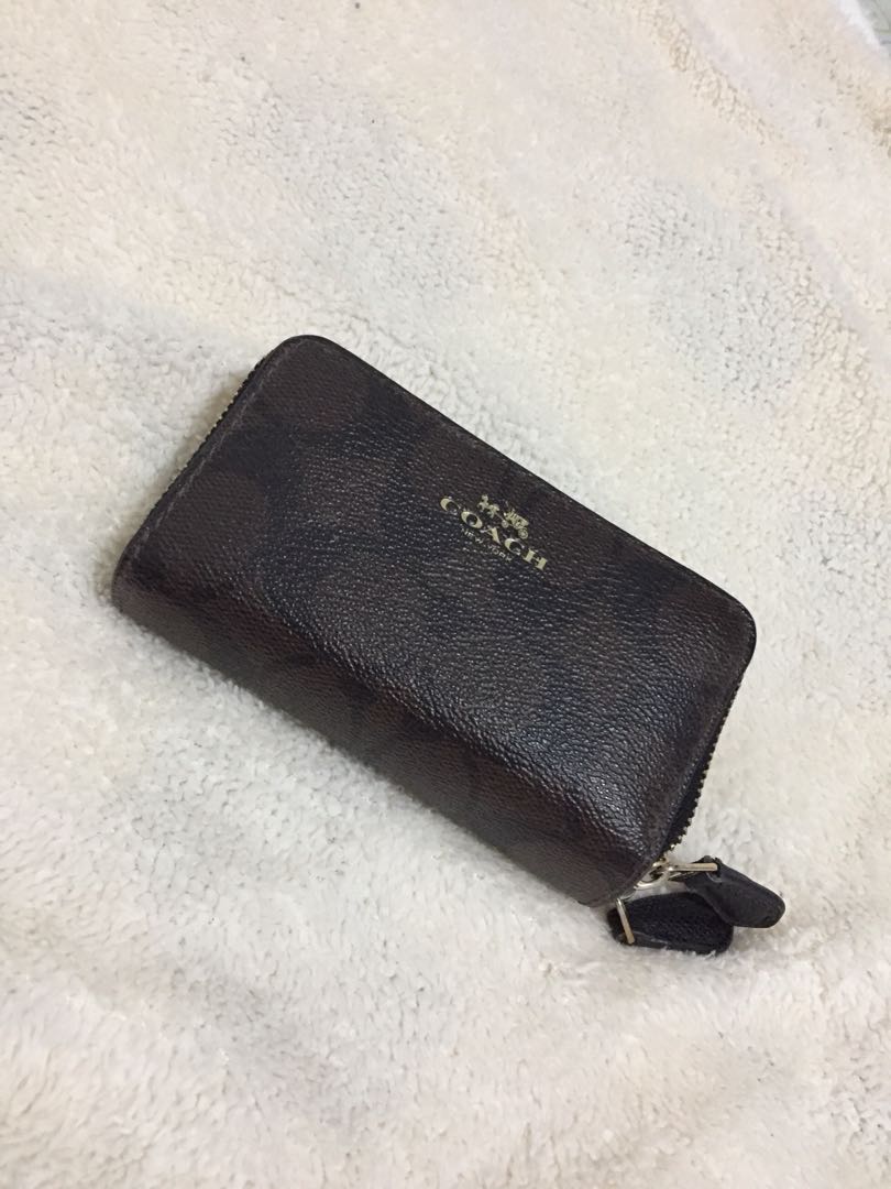 Coach Credit Card Holder, Women's Fashion, Bags & Wallets, Wallets & Card holders on Carousell