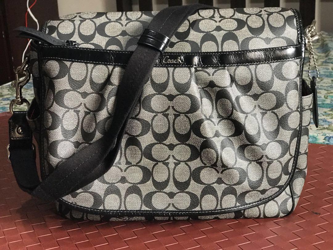 Diaper messenger 2025 coach diaper bag