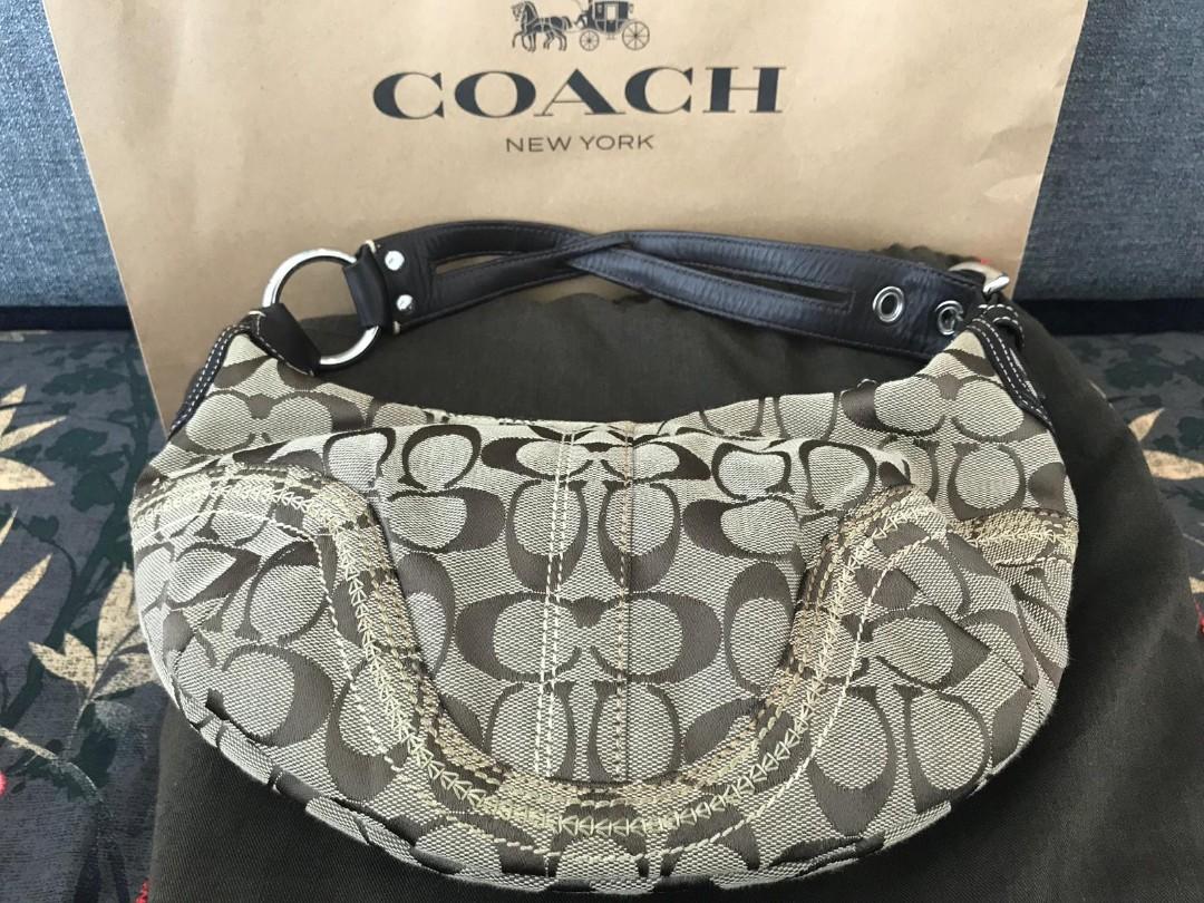 coach signature hobo